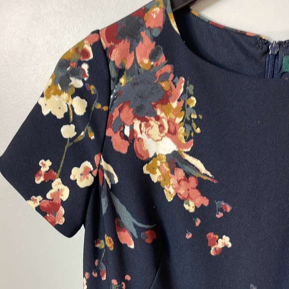 Ralph Lauren dress floral A line with pleated hem in navy. Size 6. - Picture 5 of 11